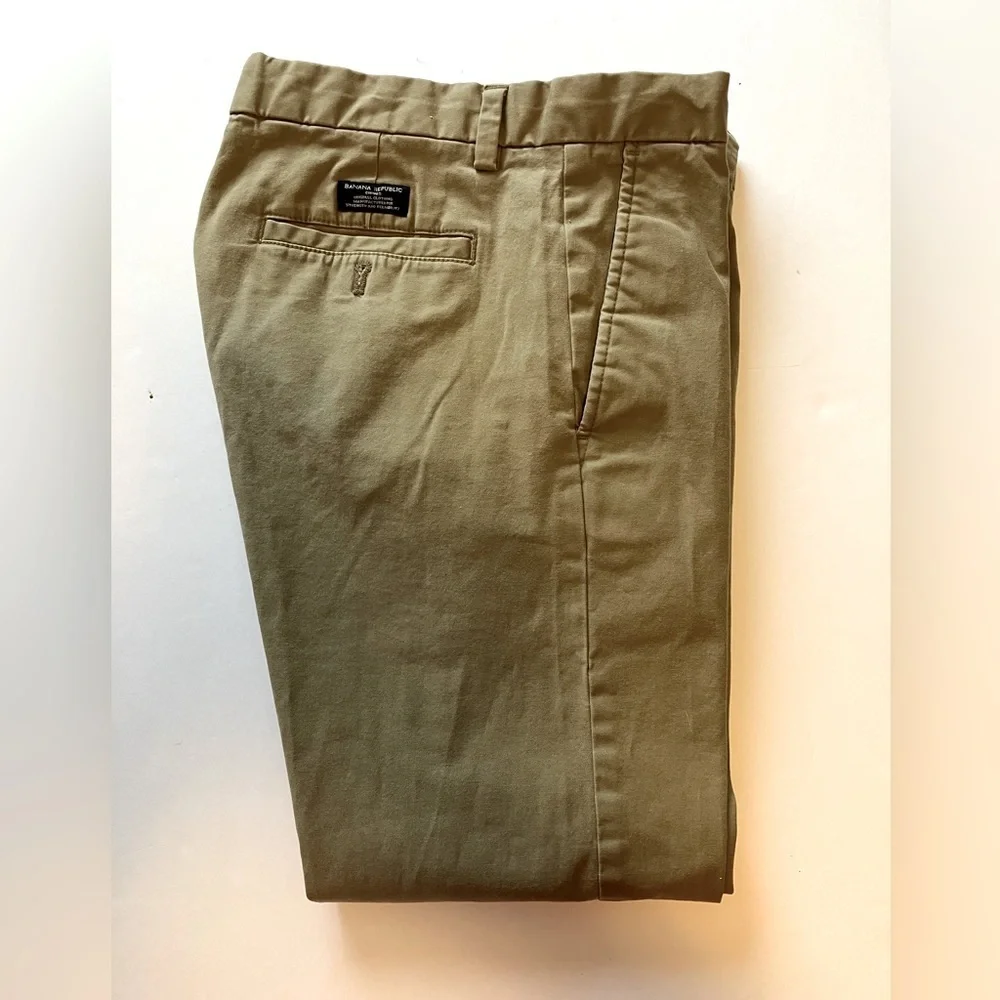 Banana Republic Men’s Pants, Fulton Skinny Chino, Size 32 x 30, Khaki